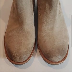 Gently used Sofft Belis III Leather Chelsea Boot Sz 9M
